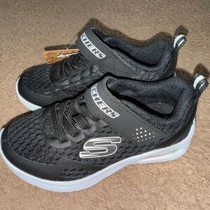 New - Kids Sketchers size 11